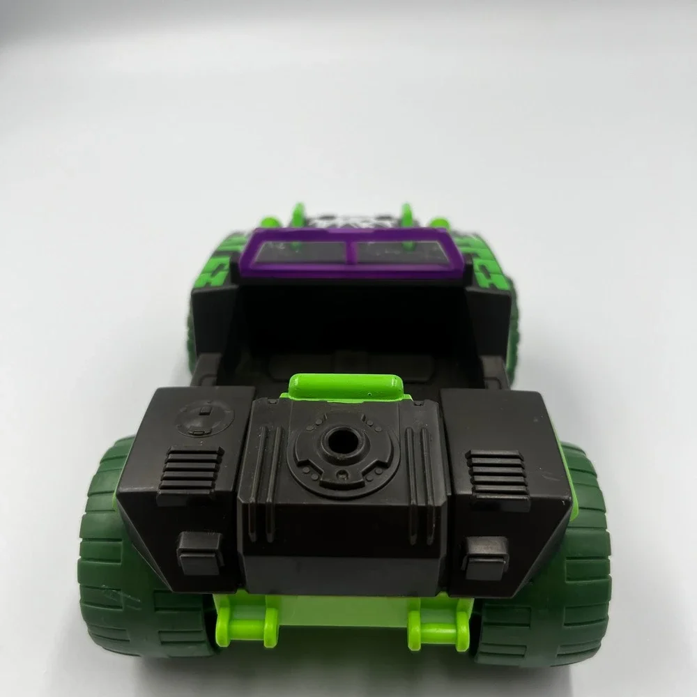 Hasbro Marvel Hulk Smash Truck Green Black & Purple Off Road Toy Vehicle 2011
